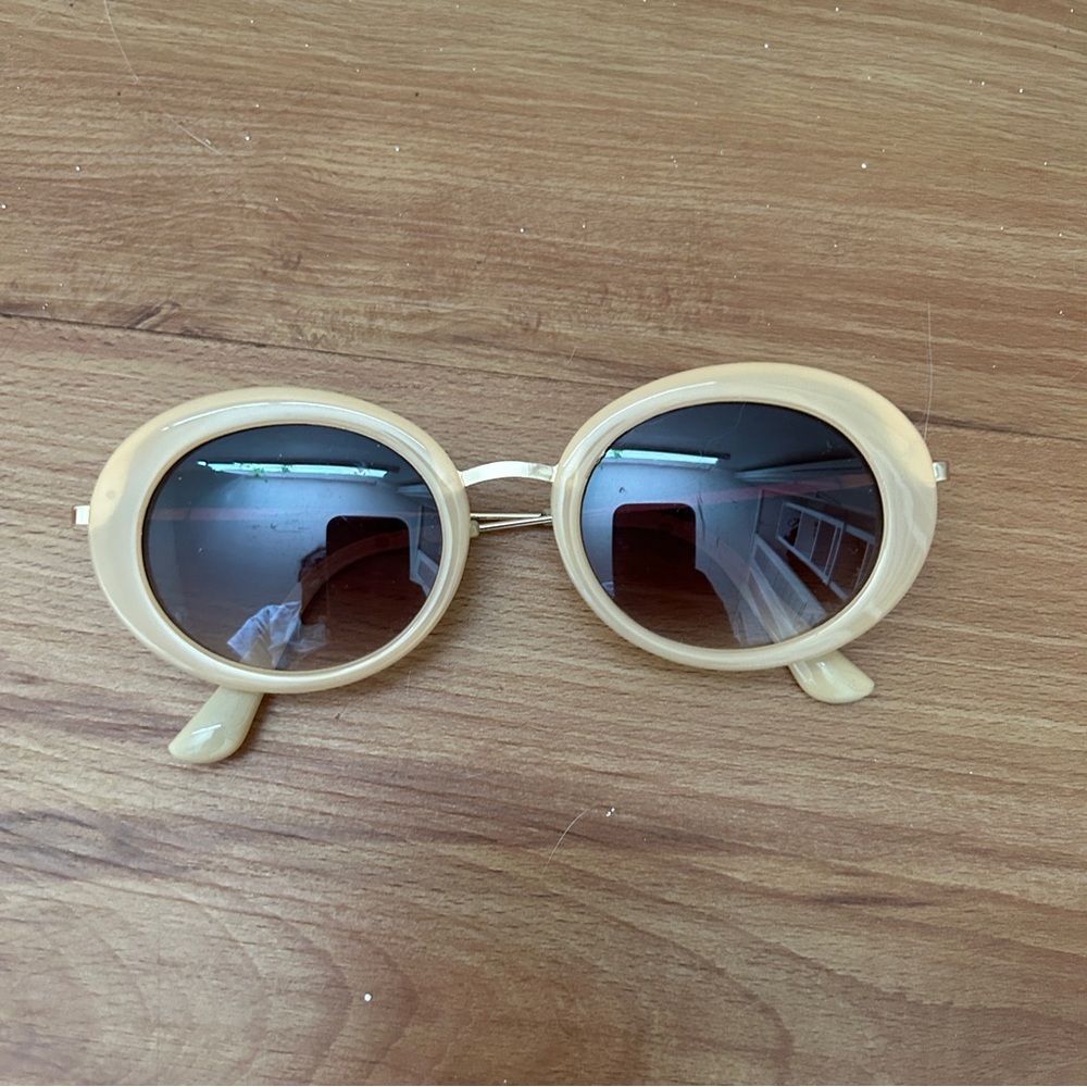 Pink pale sunnies